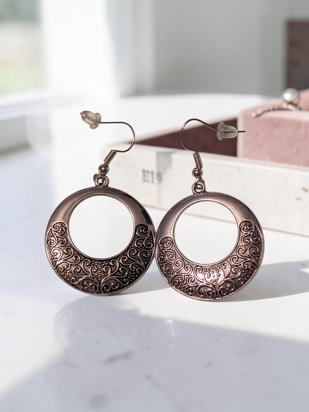 Fashion Jewelry Burnished Silver Filigree Open Circle Drop Earrings (NWOT)